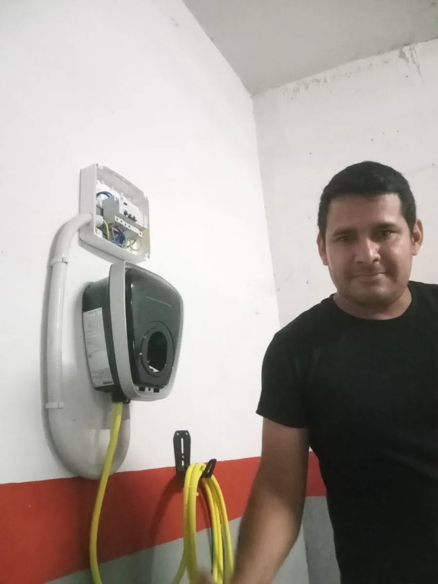 Urgencias 24h en Madrid — trabajo 3 de Led Planet Instalaciones Electricas